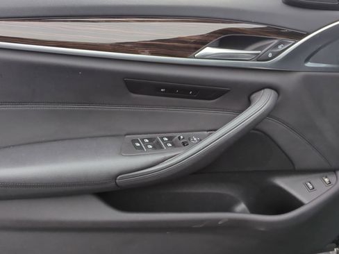 Used 2019 BMW 530e image 14