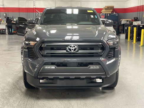 Used 2026 Toyota Tacoma SR5 image 3