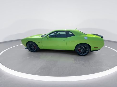 Used 2023 Dodge Challenger R/T w/ Plus Package image 5