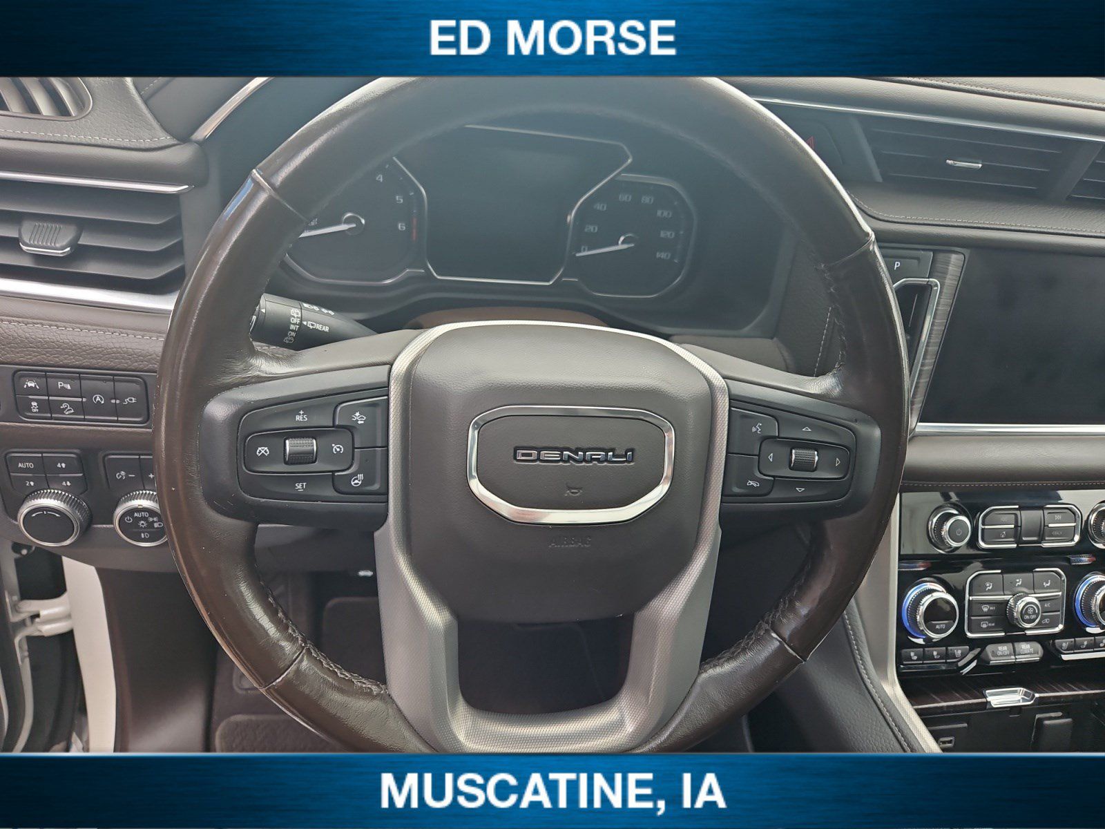 Used 2021 GMC Yukon Denali w/ Denali Premium Package AWD/4WD image 14