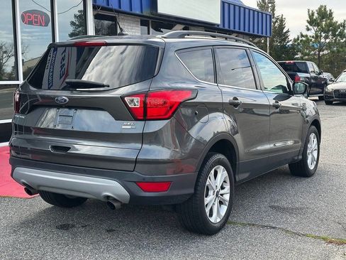 Used 2019 Ford Escape SEL image 3