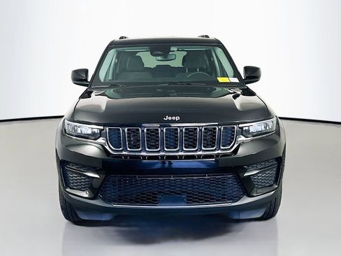 Used 2023 Jeep Grand Cherokee Laredo w/ Luxury Tech Group I image 2