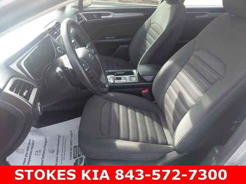 Used 2019 Ford Fusion SE image 23