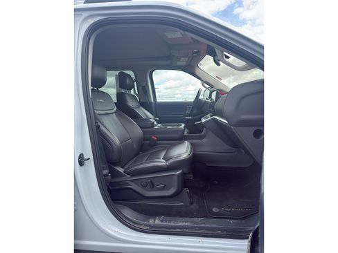 Used 2025 Ford Expedition Platinum AWD/4WD image 20