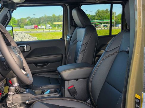 New 2026 Jeep Gladiator Sport AWD/4WD image 12
