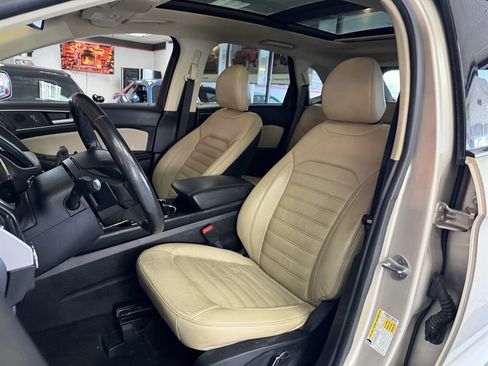 Used 2017 Ford Edge SEL w/ Equipment Group 201A image 9