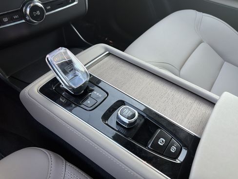 Certified 2026 Volvo XC90 B6 Plus AWD/4WD image 29