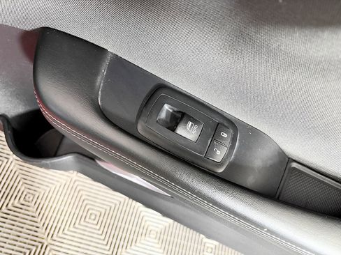 Used 2015 Dodge Challenger SXT w/ Driver Convenience Group RWD image 34