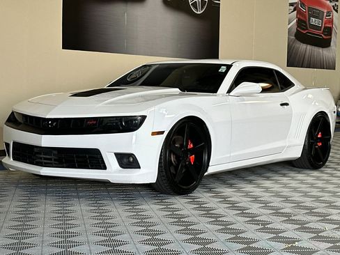 Used 2015 Chevrolet Camaro SS w/ RS Package RWD image 8