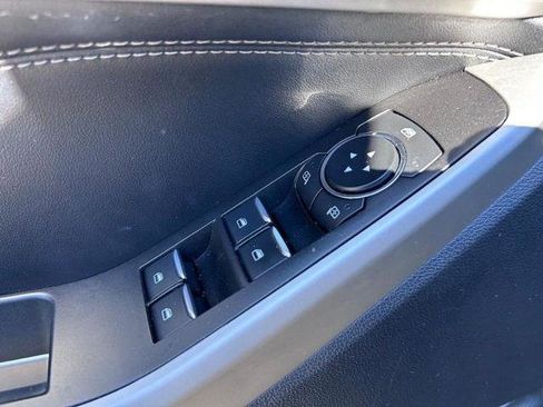 Certified 2021 Ford Explorer XLT w/ Equipment Group 202A image 21