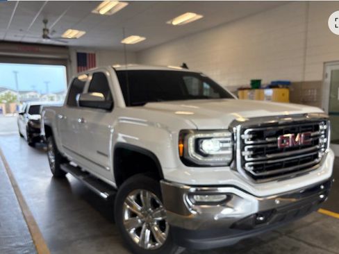 Used 2018 GMC Sierra 1500 SLT w/ Enhanced Driver Alert Package RWD image 1