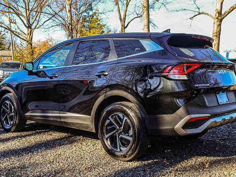 Used 2023 Kia Sportage LX image 4