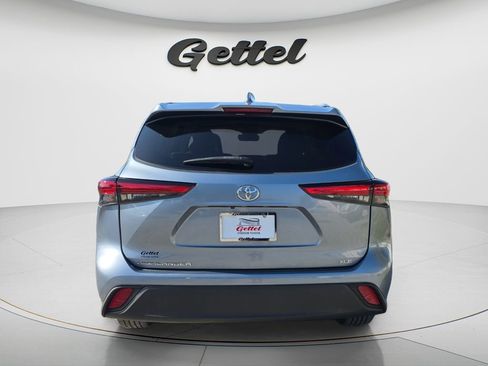 Used 2023 Toyota Highlander XLE image 13