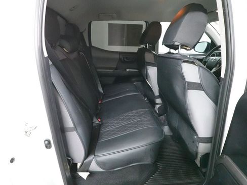 Used 2020 Toyota Tacoma SR5 RWD image 26