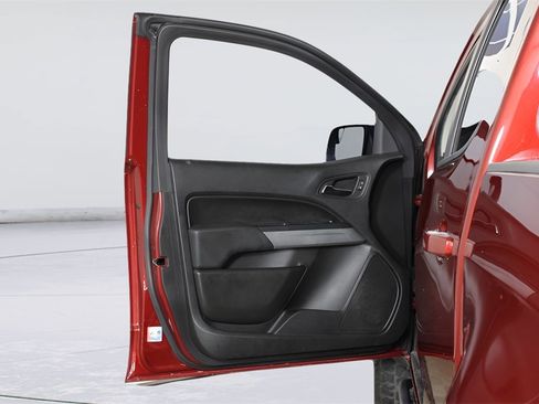 Used 2019 Chevrolet Colorado ZR2 image 26