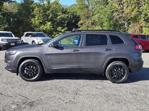 Used 2023 Jeep Cherokee Altitude Lux image 23