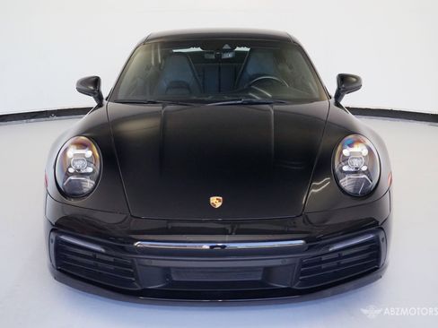 Used 2022 Porsche 911 Carrera image 3