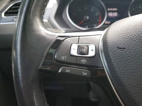 Used 2019 Volkswagen Tiguan SE w/ Panoramic Sunroof Package image 21