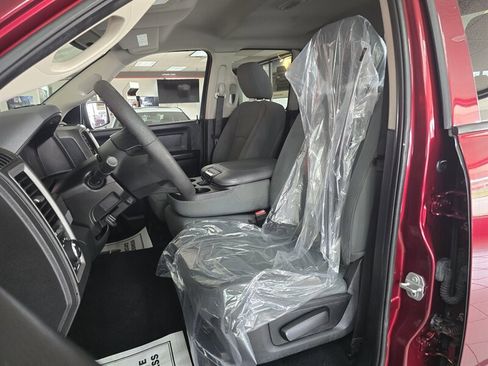 Used 2018 RAM 1500 Express image 9