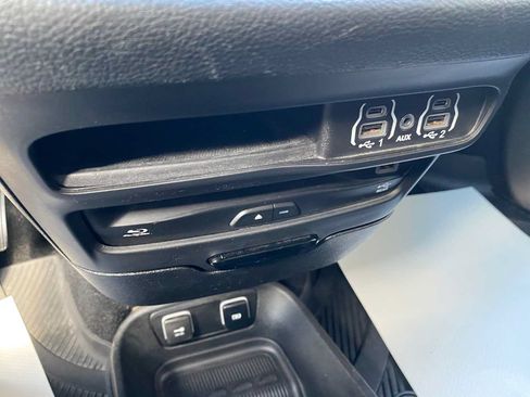 Used 2021 Chrysler Pacifica Touring w/ Uconnect Theater Family Group AWD/4WD image 26