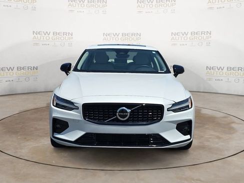 Certified 2025 Volvo S60 B5 Core FWD image 8