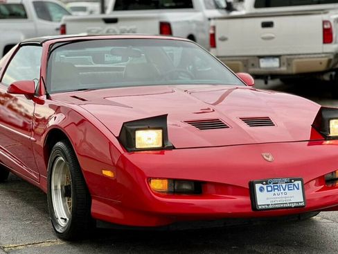 Used 1991 Pontiac Firebird Trans Am RWD image 6