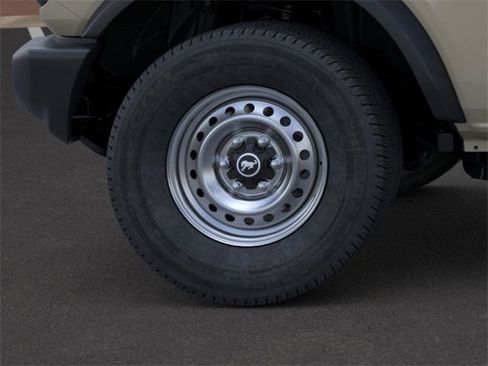 New 2025 Ford Bronco 4-Door image 21