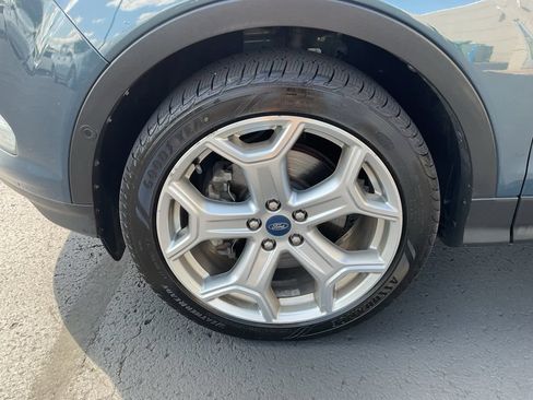Used 2019 Ford Escape Titanium AWD/4WD image 9