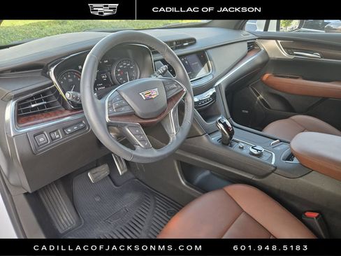 Certified 2025 Cadillac XT5 Sportv w/ Technology Package AWD/4WD image 14