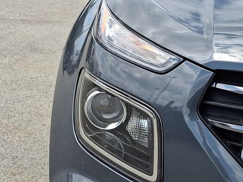 Used 2026 Hyundai Venue SEL FWD image 9
