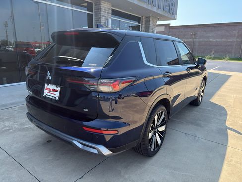 Used 2025 Mitsubishi Outlander SE AWD/4WD image 8