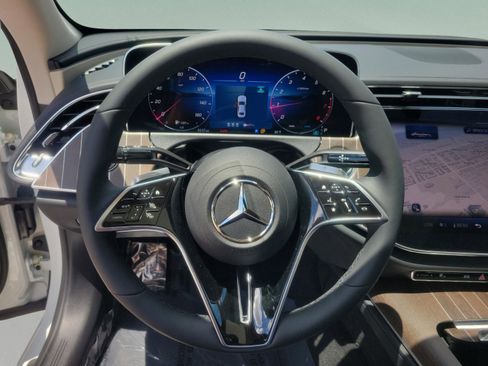 New 2026 Mercedes-Benz E 350 4MATIC Sedan image 20