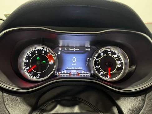 Used 2022 Jeep Cherokee Trailhawk w/ Comfort/Convenience Group AWD/4WD image 7