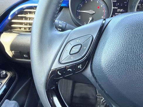 Used 2021 Toyota C-HR XLE FWD image 24