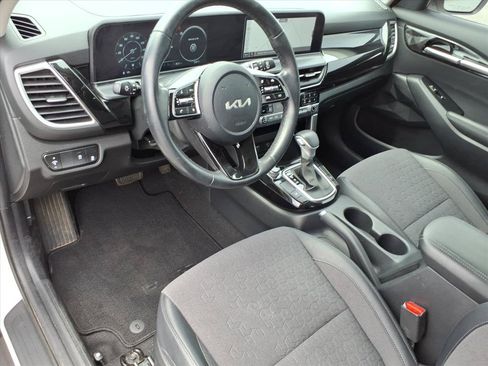 Used 2024 Kia Seltos S FWD image 11