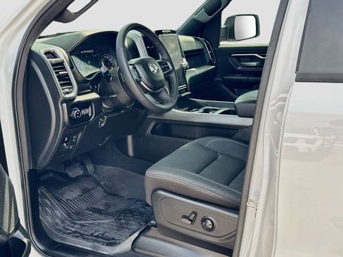 Used 2025 RAM 1500 Big Horn AWD/4WD image 11