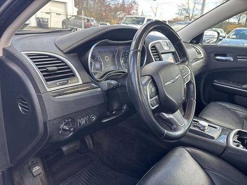 Used 2018 Chrysler 300 Limited w/ Safetytec Plus Group image 20