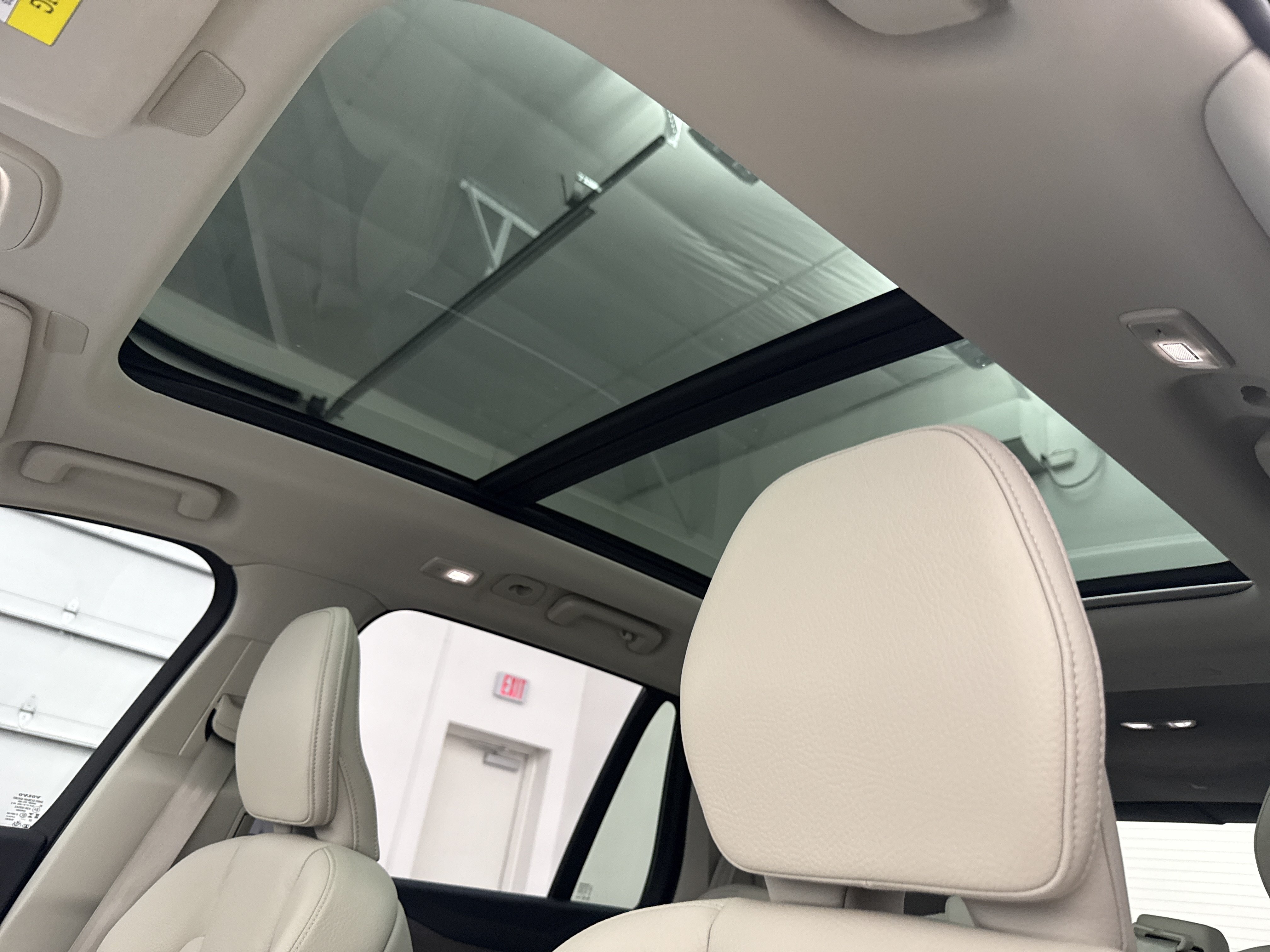 Certified 2024 Volvo XC90 B6 Plus w/ Protection Package Premier AWD/4WD image 14