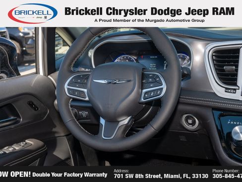 New 2026 Chrysler Pacifica Select image 21