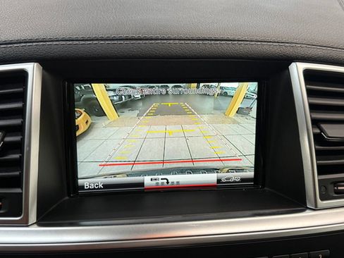 Used 2016 Mercedes-Benz GL 450 4MATIC image 37