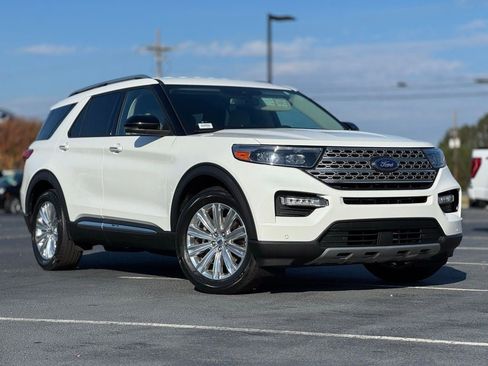 Used 2022 Ford Explorer Limited w/ Limited Technology Package image 2