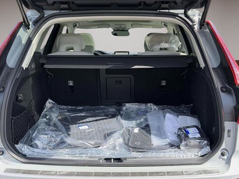 New 2026 Volvo XC60 T8 Ultra w/ Protection Package Premier AWD/4WD image 13