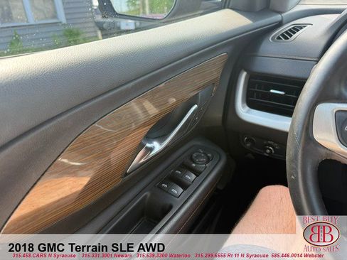 Used 2018 GMC Terrain SLE w/ Driver Convenience Package AWD/4WD image 15