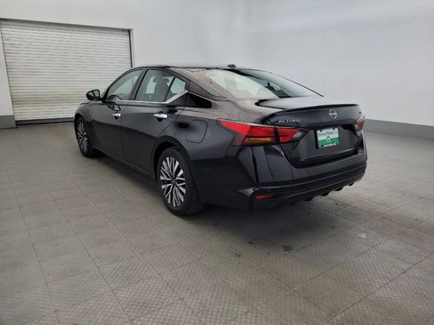 Used 2024 Nissan Altima 2.5 SV FWD image 5