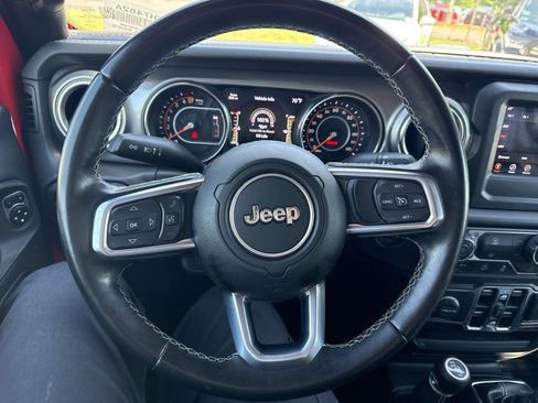 Used 2020 Jeep Wrangler Unlimited Sahara AWD/4WD image 18