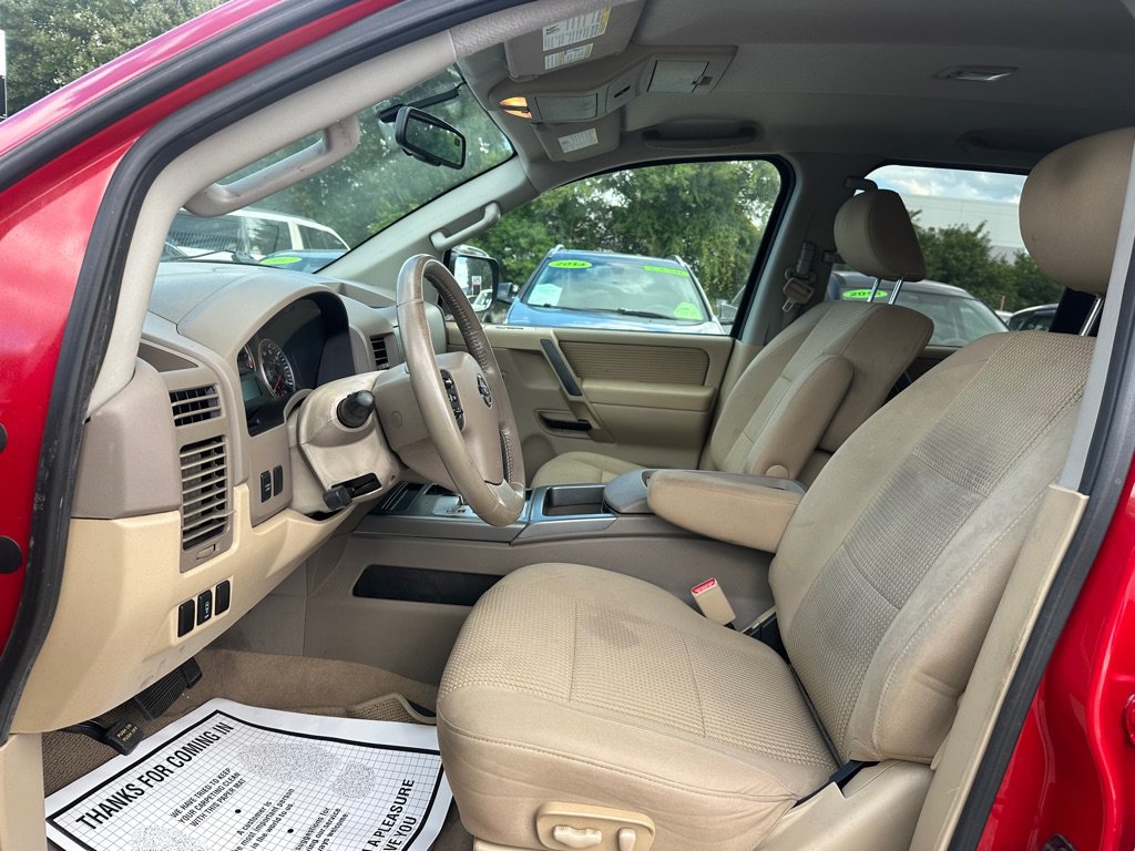 Used 2012 Nissan Titan SV w/ SV Value Truck Pkg RWD image 10