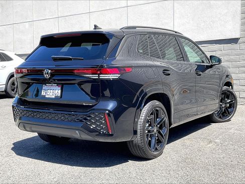 Certified 2026 Volkswagen Tiguan SE R-Line AWD/4WD image 13