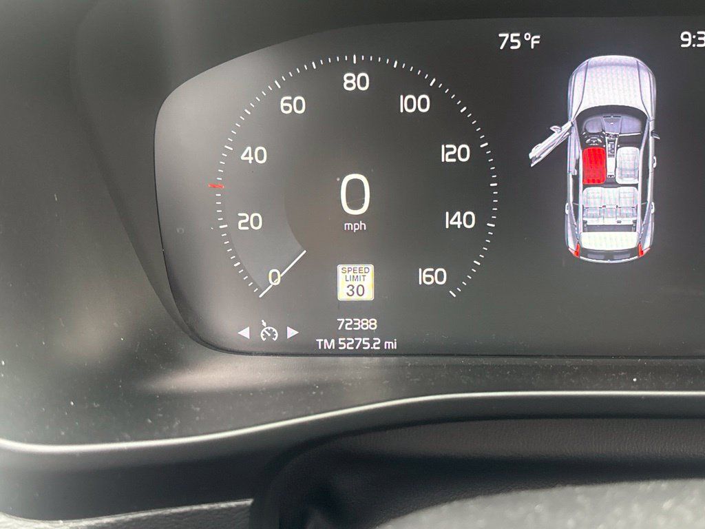 Used 2020 Volvo XC40 T5 Momentum AWD/4WD image 18