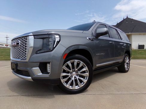 Used 2022 GMC Yukon Denali w/ Denali Premium Package AWD/4WD image 2