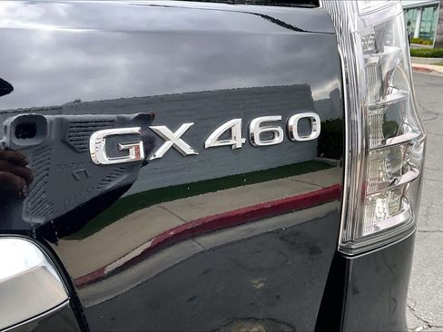 Used 2021 Lexus GX 460 Premium w/ Premium Package AWD/4WD image 10